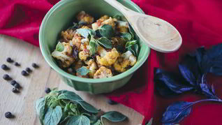 Цветная капуста в пряном томатном соусе