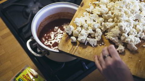 цветная капуста в пряном томатном соусе