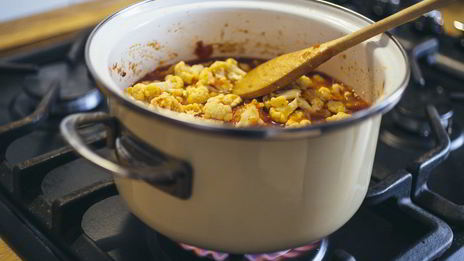 цветная капуста в пряном томатном соусе