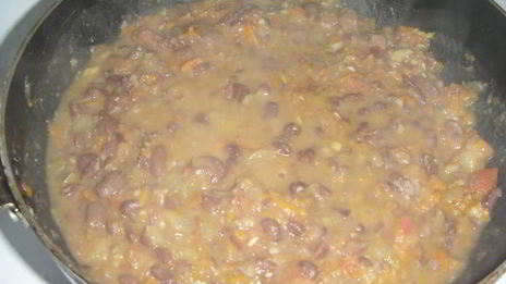 тушеная красная фасоль