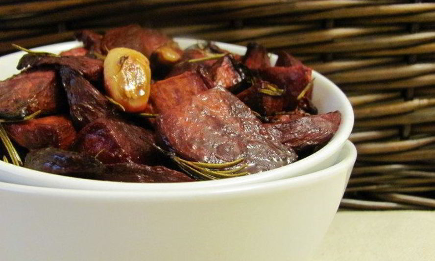 Рецепт запеченная свекла с розмарином и чесноком