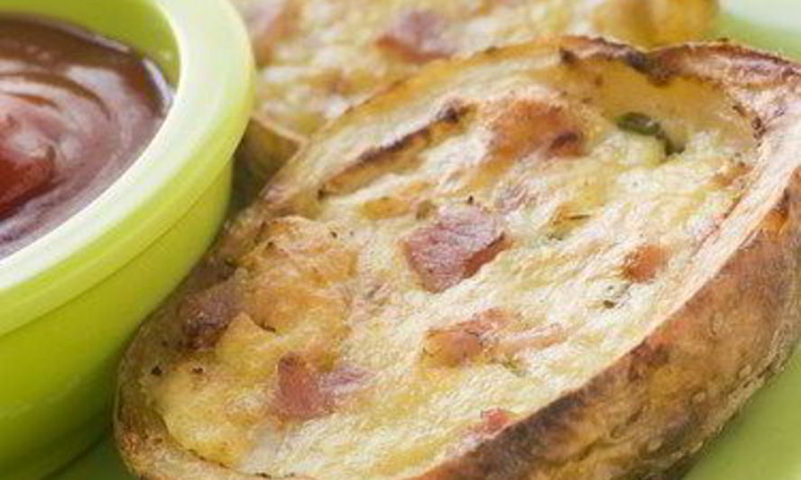 Рецепт запеченный фаршированный картофель с брокколи, беконом и сыром