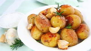 Запеченный картофель с чесноком
