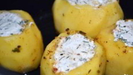 запеченный картофель в мультиварке