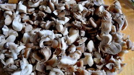 запеченный перец, фаршированный вешенками и сыром