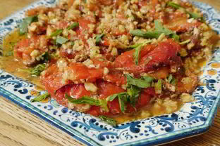 Запеченный сладкий перец с грецкими орехами