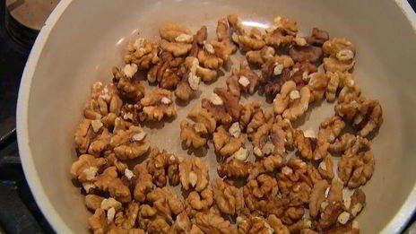 запеченный сладкий перец с грецкими орехами