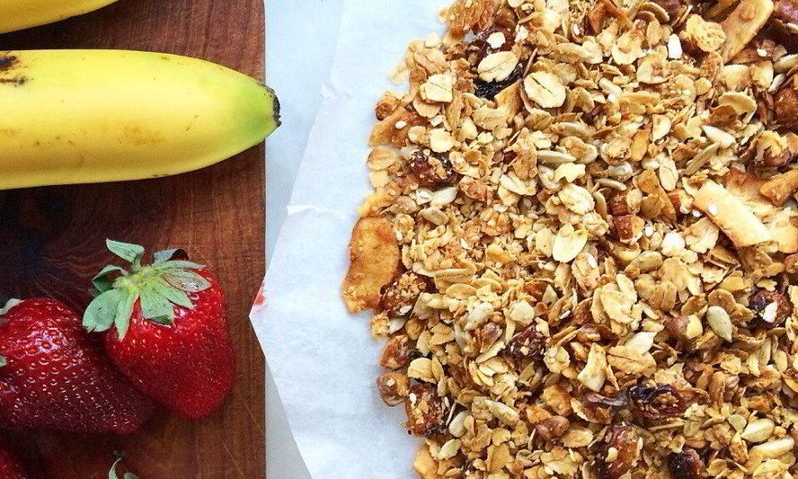 Рецепт запеченные овсяные мюсли с орехами и кокосовыми хлопьями