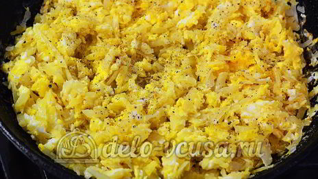 жареная капуста с яйцом