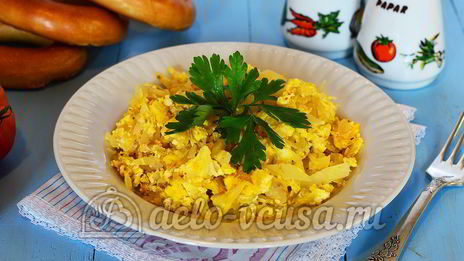 жареная капуста с яйцом