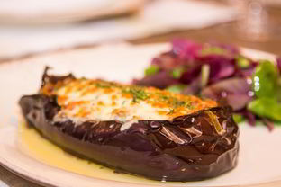 Баклажаны с куриной печенью и овощами