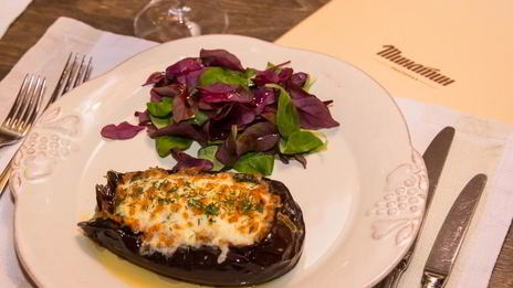 баклажаны с куриной печенью и овощами