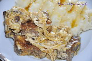 Говяжья печень под сметанно-горчичным соусом