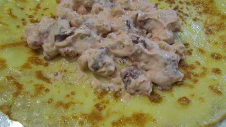 креспелле с печенью, нутом и помидорами черри