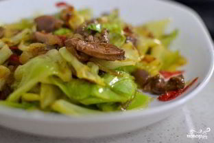 Куриная печень с капустой