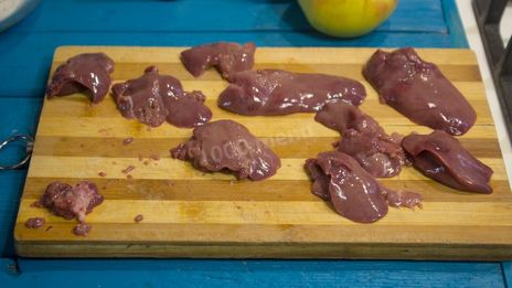 куриная печень с яблоками