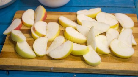 куриная печень с яблоками