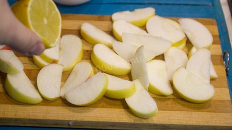 куриная печень с яблоками