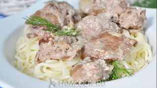 Куриная печень тушеная в сметане