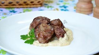 Куриная печень в сливочно-горчичном соусе