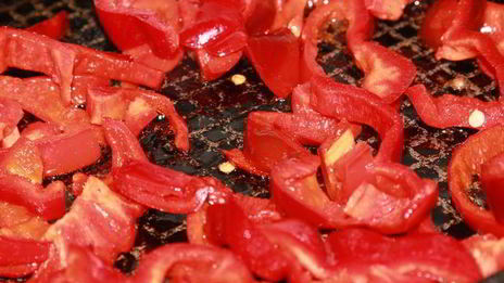 куриная печень, запеченная с овощами