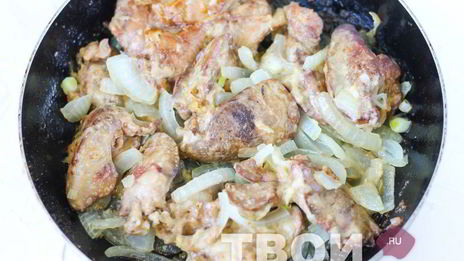 куриная печень, жареная с луком