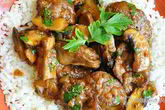 Куриная печенка с грибами и белым вином