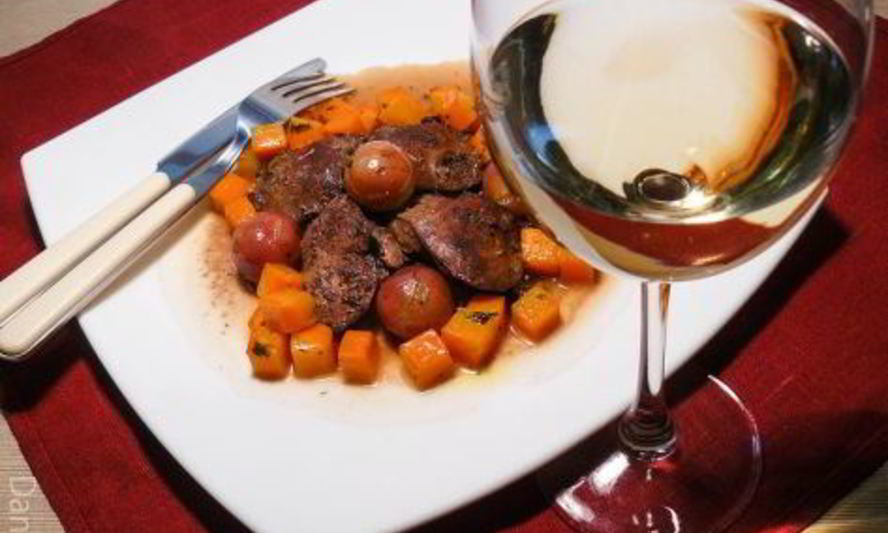 Рецепт куриная печенка с виноградом и жареным луком