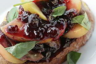 Куриная печенка с яблоками