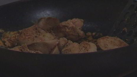 куриная печенка с яблоками