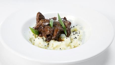 куриная печенка в соусе терияки с имбирным пюре