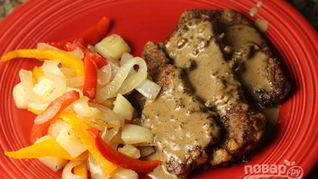 Печень говяжья с овощами