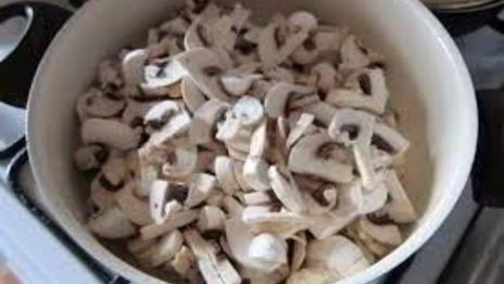 печень говяжья тушеная с грибами