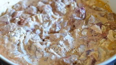 печень индейки тушеная с курагой и черносливом