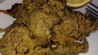 Печень куриная, тушеная с карри