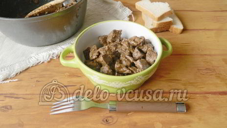 печень свиная тушеная в сметане