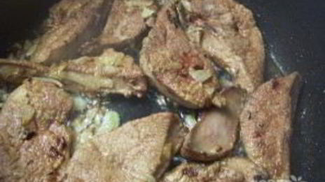 печень свиная тушеная