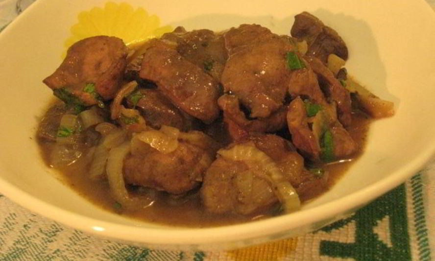 Рецепт печень теленка с луком в кисло-сладком соусе