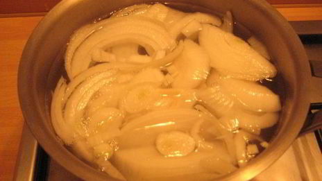 печень теленка с луком в кисло-сладком соусе