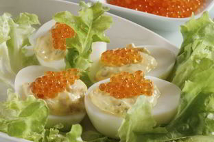 Печень трески с яйцом