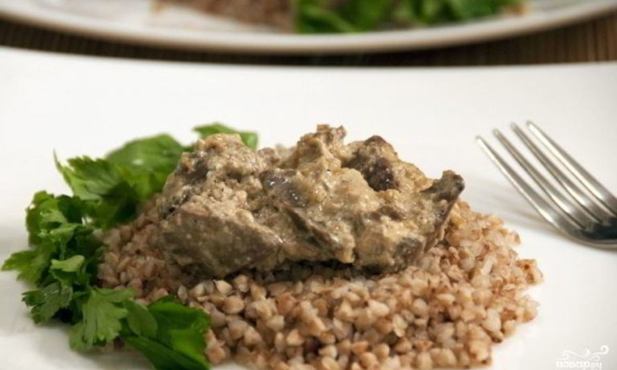 Рецепт печень, тушеная в сметане с луком