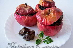 Печень в яблоке