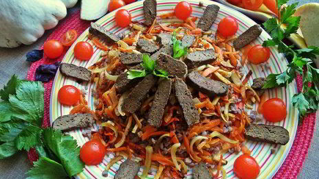 печенка с овощами и гречкой