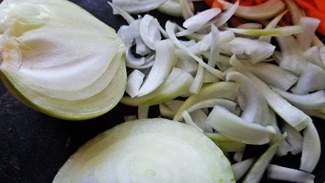 печенка с овощами и гречкой