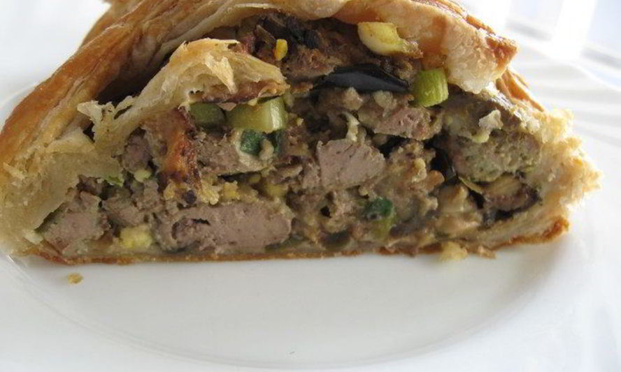 Рецепт плетенка из слоеного теста, с баклажанами и куриной печенью