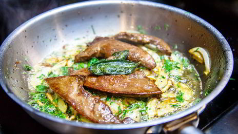 телячья печень со шпинатом