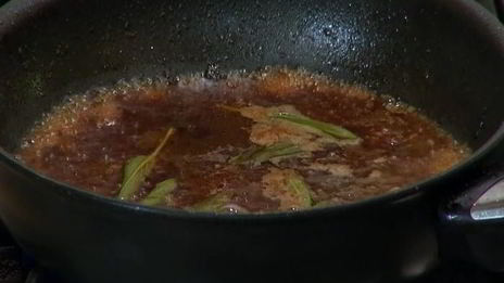 телячья печень в винном соусе с шалфеем