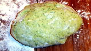 Ароматное зеленое пельменное тесто