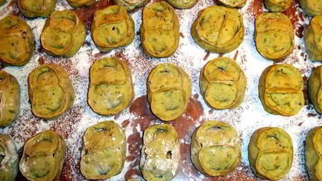 ароматное зеленое пельменное тесто