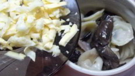 пельмени с вешенками в горшочках в микроволновке